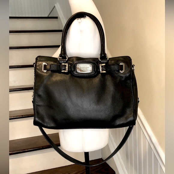 MICHAEL KORS Tumbled Black Leather Shoulder Bag Crossbody with Silver Hardware - Picture 4 of 16